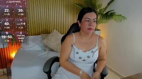 N A H I A online show from November 11, 12:24 pm