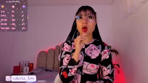 Snapshot of nahia_low chatting on October 4, 1:33 am  Valeria  online show from October 4, 1:33 am