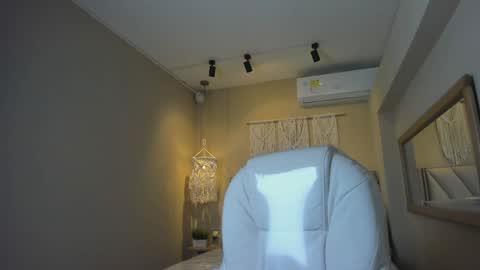 Nahimi online show from April 13, 7:03 pm