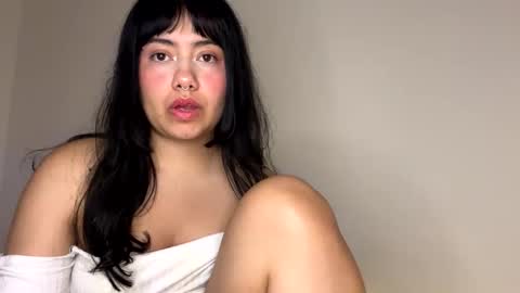 nahomy online show from March 31, 3:12 pm