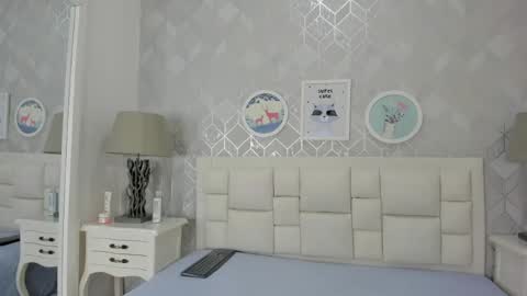 naia_cox online show from May 16, 4:37 am