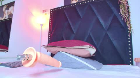 Naia x online show from February 26, 1:15 am