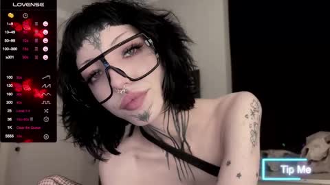 Nana online show from February 6, 2:37 pm