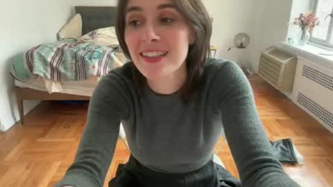 Naomi      online show from June 14, 10:43 pm