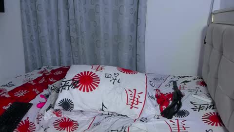 naomi_berckley online show from March 12, 7:44 am