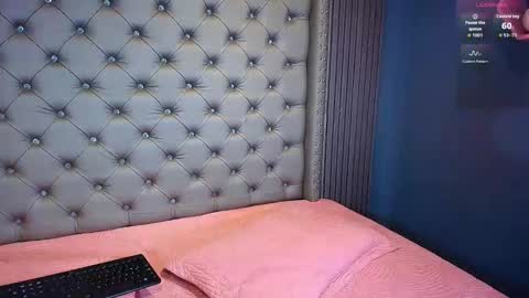 NAOMI online show from April 1, 6:49 pm