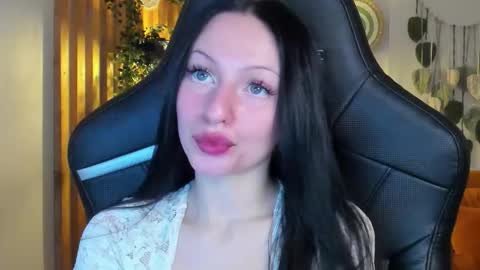 Naomi online show from November 21, 5:42 am