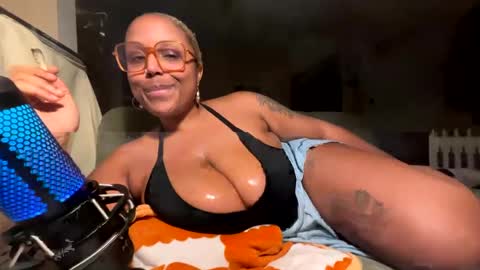 Naomigiirl6 online show from March 1, 10:24 am