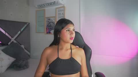 Naomi-Gray  online show from April 25, 7:11 pm