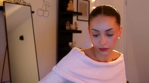 naomii_20 online show from November 18, 8:43 pm