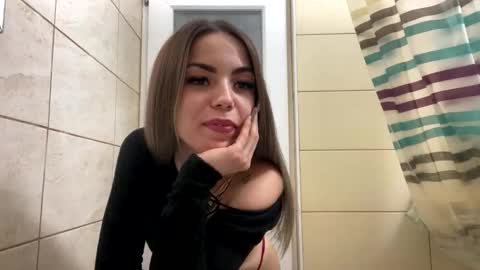 Snapshot of naomirusso chatting on October 12, 10:01 pm naomirusso online show from October 12, 10:01 pm