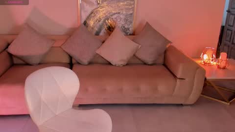 Naomi online show from October 28, 1:28 pm