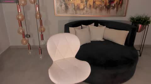 Naomi online show from November 7, 2:00 pm