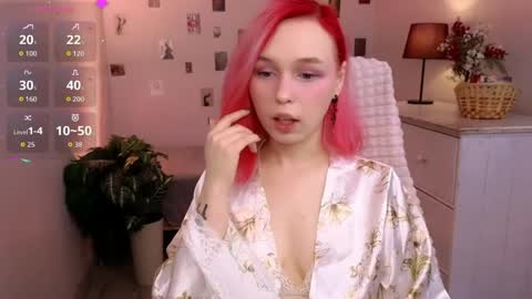 Naomi online show from April 4, 8:29 pm