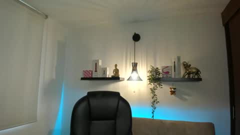 naomy online show from May 31, 8:32 pm