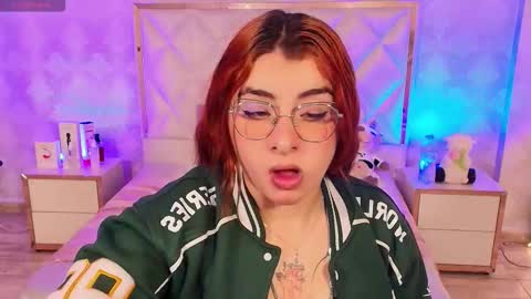 Naomy  online show from November 18, 4:02 am