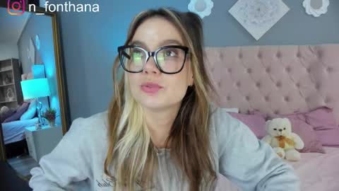 Nashly Fontana online show from October 30, 1:56 pm