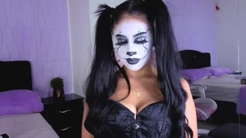 Maira online show from October 31, 3:49 pm