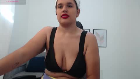 Nathalia online show from November 5, 6:57 pm