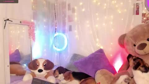       online show from March 15, 11:29 pm