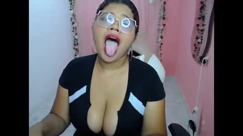 Snapshot of natalie_tits1 chatting on October 22, 6:24 pm natalie_tits1 online show from October 22, 6:24 pm