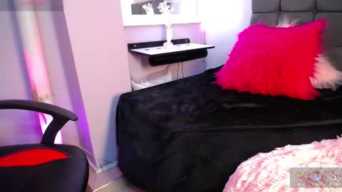 natalliapradas online show from September 11, 7:58 pm