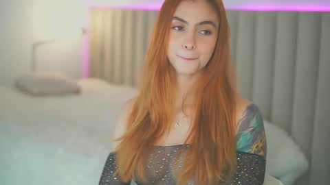 anatalybee online show from December 5, 8:22 pm