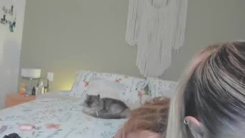 anatalybee online show from September 29, 2:49 am