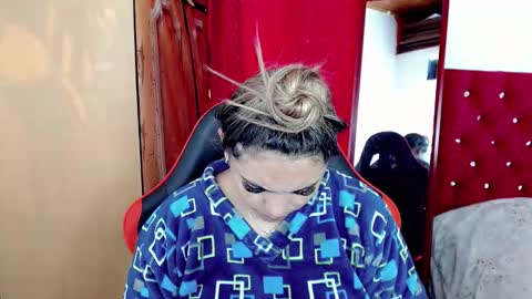 Snapshot of natasha__magics chatting on September 17, 6:39 pm natasha__magics online show from September 17, 6:39 pm