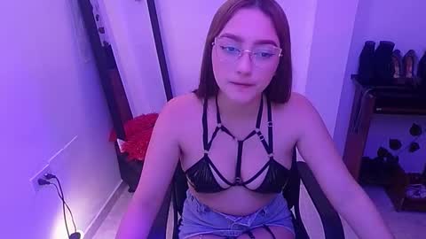 natasha_romanof18 online show from January 14, 1:54 am