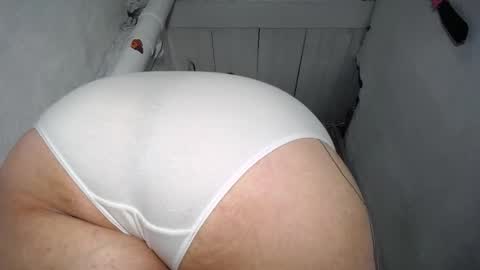 Snapshot of nattasha_foxx chatting on October 15, 1:41 am natalia online show from October 15, 1:41 am