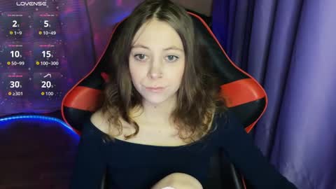 natural_babe666 online show from April 3, 11:25 pm