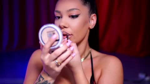 Snapshot of natydesiree chatting on December 24, 6:39 pm Naty online show from December 24, 6:39 pm