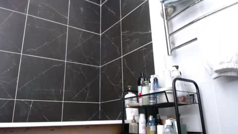 Chris Carrie online show from November 6, 4:07 am