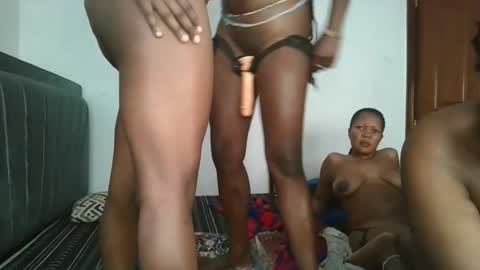 naughty_ellaa online show from October 14, 8:00 pm