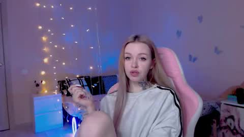 Mable online show from March 25, 2:17 am