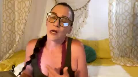 naughtybinature1985 online show from July 10, 1:28 am