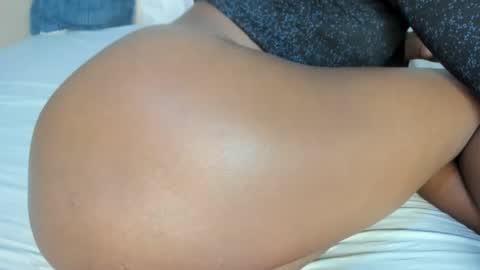 naughtybutterfly6 online show from May 22, 7:39 am