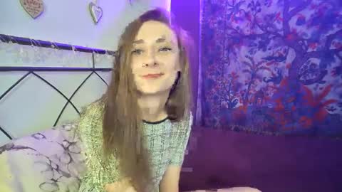 naughtynymph01 online show from January 18, 11:22 pm