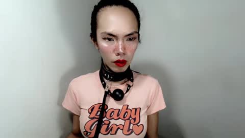 Snapshot of naughtypetiteangel chatting on October 29, 10:01 pm naughtypetiteangel online show from October 29, 10:01 pm