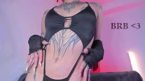 Marie    online show from January 10, 8:46 pm