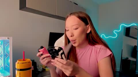 Mina online show from March 19, 8:18 am