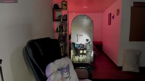 Nia online show from February 27, 9:25 pm