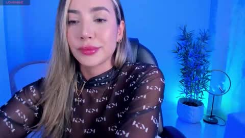 Nia  online show from October 14, 11:29 pm