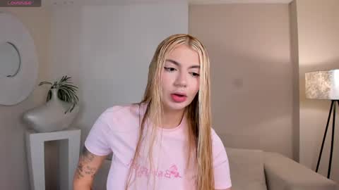 SQUIRTER DOLL    online show from June 5, 10:54 am