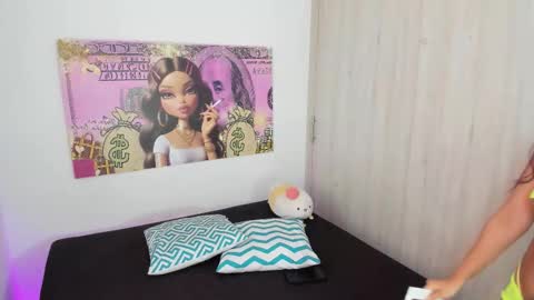  Nia  online show from December 3, 4:53 pm