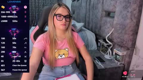 YuliEM online show from January 31, 7:11 pm