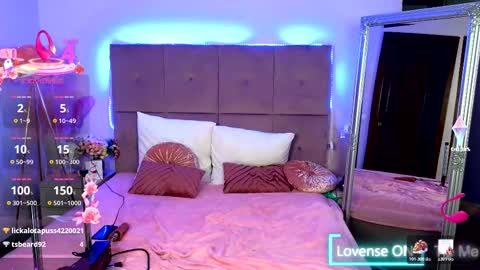 NicoleBond online show from February 3, 6:40 am