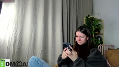 Snapshot of nicole_charm chatting on October 12, 8:11 pm GMT7TueWedThSu 0300am-0900am. Sa 1000am-0400pm online show from October 12, 8:11 pm