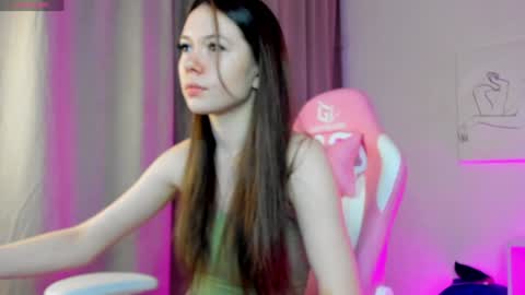 Snapshot of nicole_charm chatting on February 5, 8:25 pm GMT7TueWedThSu 0300am-0900am. Sa 1000am-0400pm online show from February 5, 8:25 pm